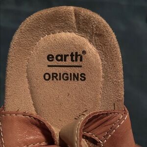 Earth Origins Tan Leather Slide with Suede Footbed